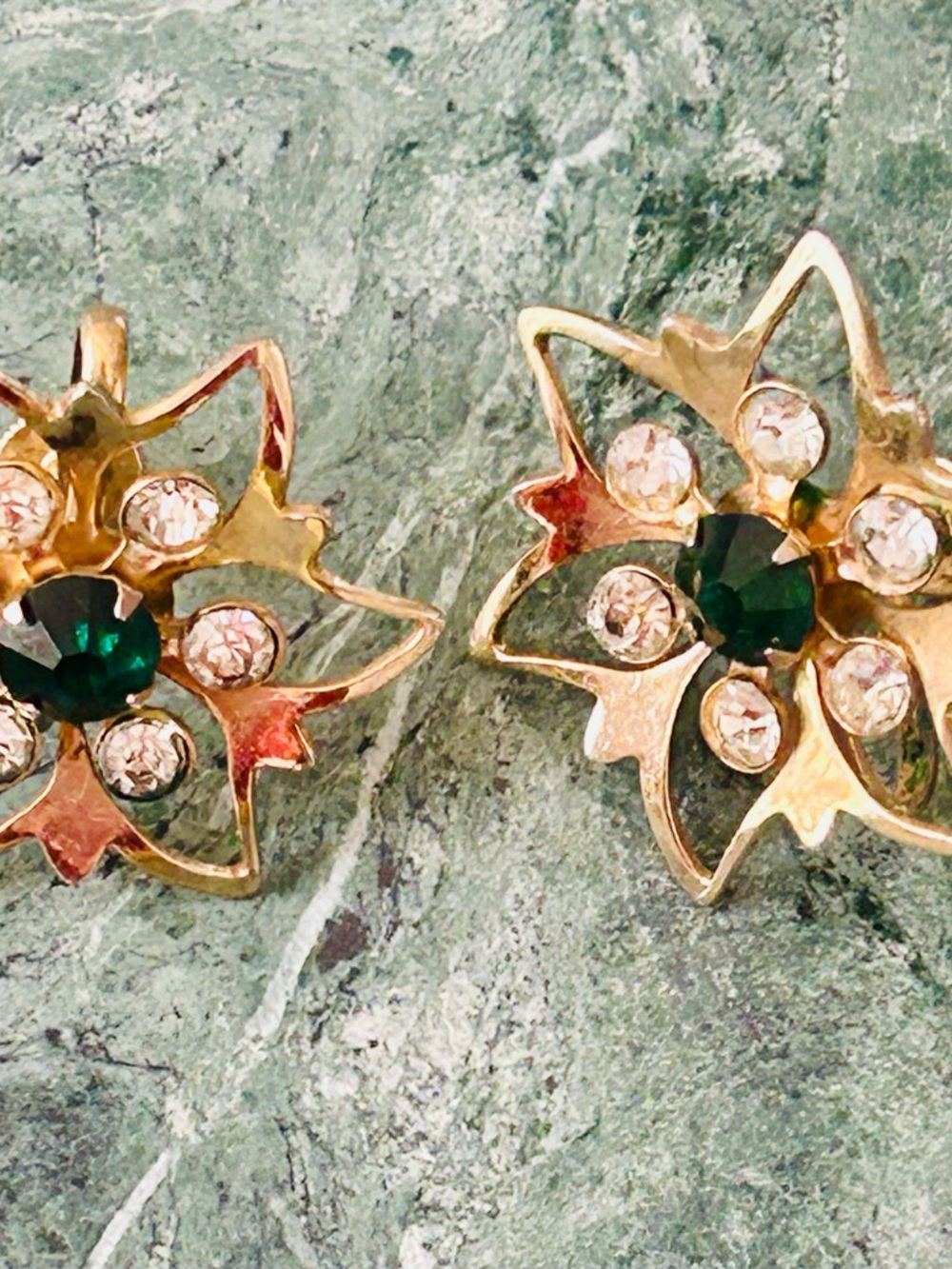 Vintage Set 1940s-1950s Gold Tone RhinestoneFloralBrooch & Screw-Back Earrings - Picture 3 of 13